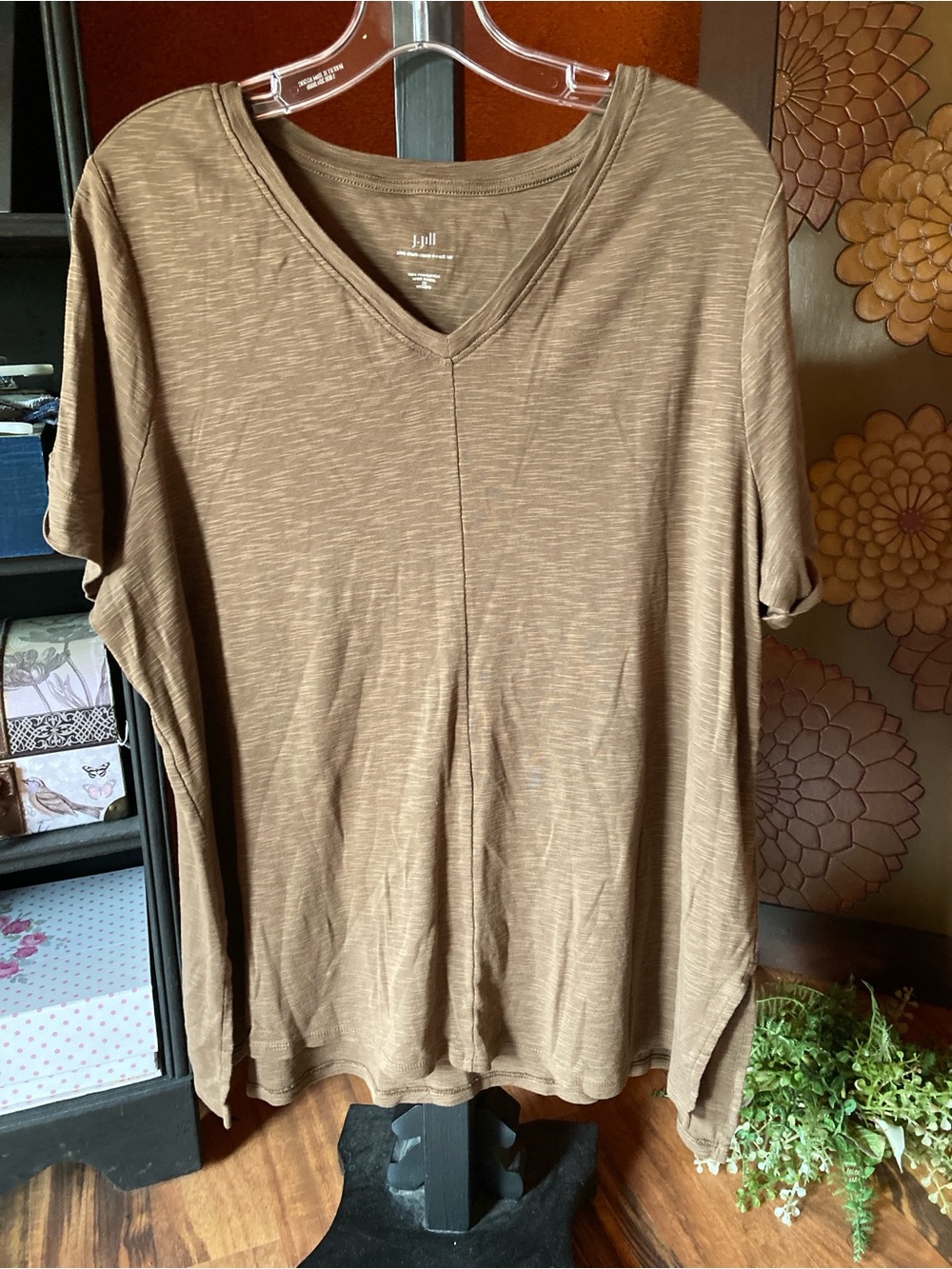 J. Jill Size 2X taupe brown short sleeve Pima cotton V neck t shirt